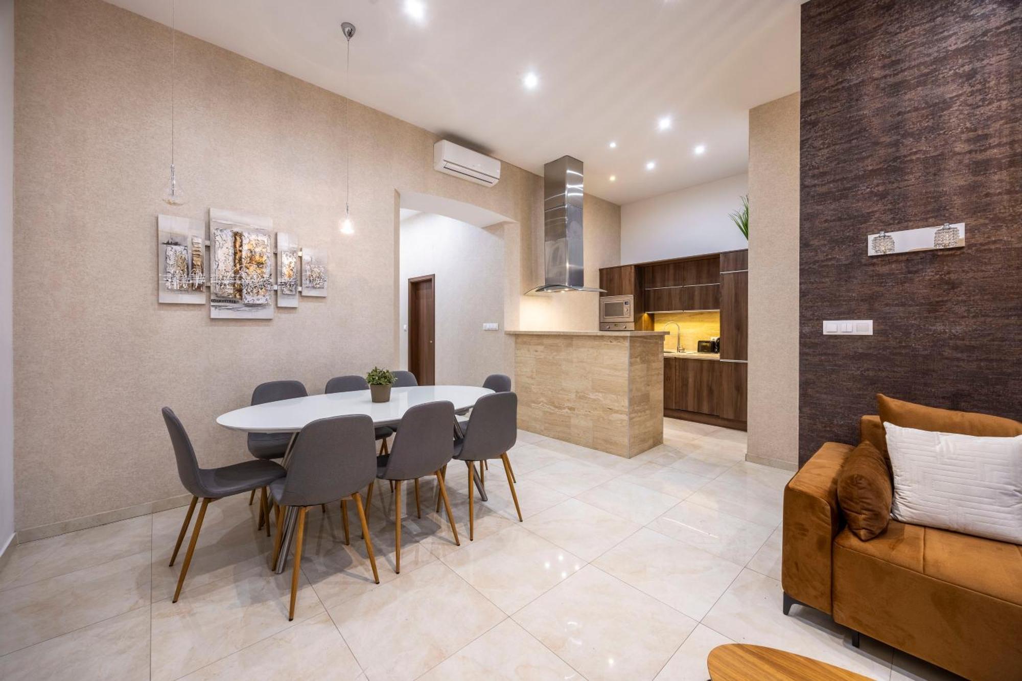 דירה Luxe N' Charm Grand By Prestige Homes בודפשט