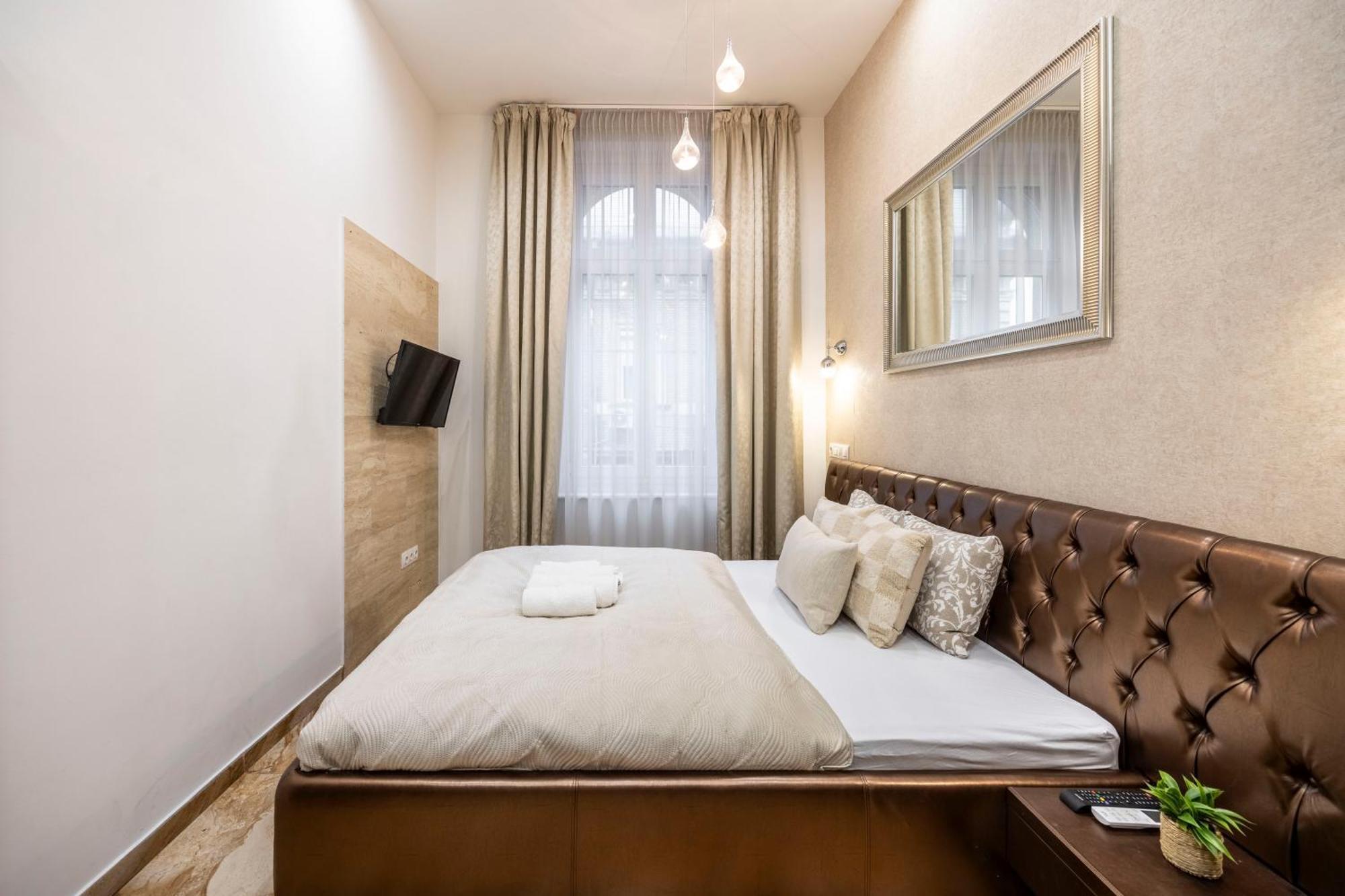 Luxe N' Charm Grand By Prestige Homes דירה בודפשט